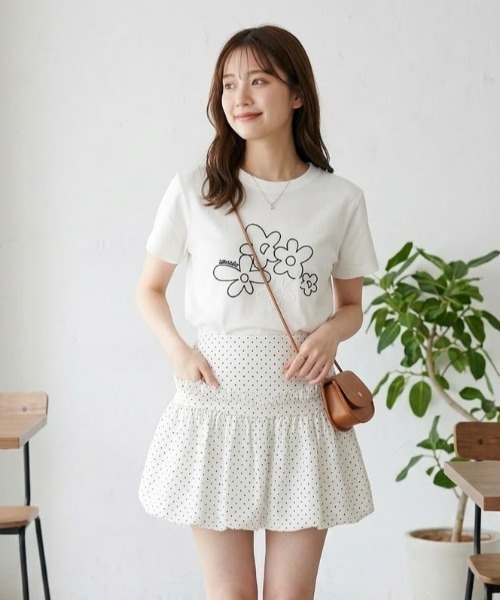 pyornim(ピョルニム)の「フラワー 刺繍 半袖 Tシャツ(Tシャツ/カットソー・レディース・グレー/ホワイト/アイボリー・F)」の7枚目の写真