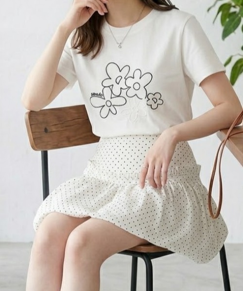 pyornim(ピョルニム)の「フラワー 刺繍 半袖 Tシャツ(Tシャツ/カットソー・レディース・グレー/ホワイト/アイボリー・F)」の8枚目の写真