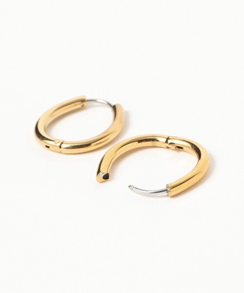 Ray BEAMS（レイビームス）の「ステンレス オーバル フープ ピアス（ピアス（両耳用）・レディース・ゴールド/シルバー・ONE SIZE）」の3枚目の写真