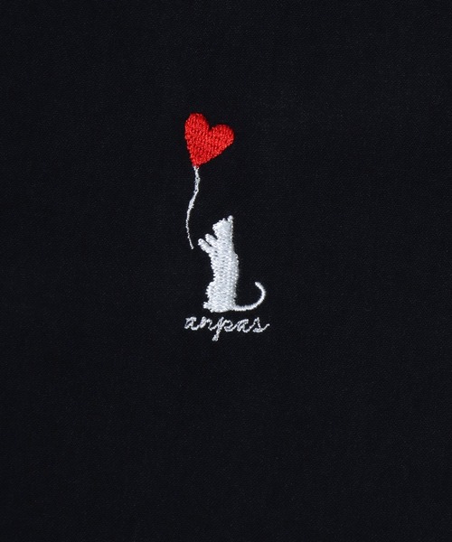 ANPAS(アンパス)の「Cat & Heart Embroidery Short-Sleeve Poly Twill Shirt /猫&ハート ワンポイント刺繍 半袖シャツ メンズ レディース トップス オーバーサイズ ねこ ネコ(シャツ/ブラウス・メンズ・ブラック系3/ホワイト系3/ブラック系2/ブラック系1/ブラック系/ホワイト系2/ホワイト系1/ホワイト系・L/M)」の18枚目の写真