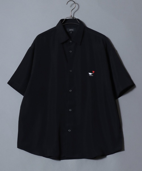 ANPAS(アンパス)の「Cat & Heart Embroidery Short-Sleeve Poly Twill Shirt /猫&ハート ワンポイント刺繍 半袖シャツ メンズ レディース トップス オーバーサイズ ねこ ネコ(シャツ/ブラウス・メンズ・ブラック系3/ホワイト系3/ブラック系2/ブラック系1/ブラック系/ホワイト系2/ホワイト系1/ホワイト系・L/M)」の21枚目の写真