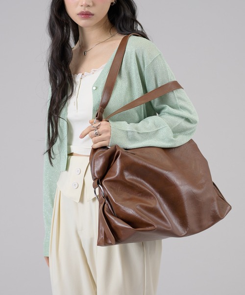 apres jour mignon(アプレジュールミニョン)の「【apresjour mignon×ARIAZ】フェイクレザーBigボストンバッグ(ハンドバッグ・レディース・ブラック/ダークブラウン/ライトブラウン・ONESIZE)」の6枚目の写真