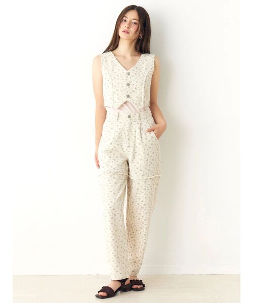 CALNAMUR(カルナムール)の「ツイルフラワーロングパンツ(デニムパンツ・レディース・ブルー/ピンク・SMALL/MEDIUM)」の12枚目の写真