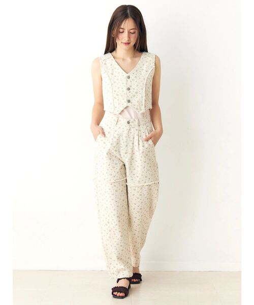 CALNAMUR(カルナムール)の「ツイルフラワーロングパンツ(デニムパンツ・レディース・ブルー/ピンク・SMALL/MEDIUM)」の14枚目の写真
