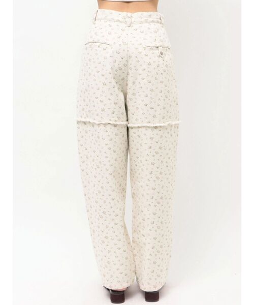 CALNAMUR(カルナムール)の「ツイルフラワーロングパンツ(デニムパンツ・レディース・ブルー/ピンク・SMALL/MEDIUM)」の20枚目の写真