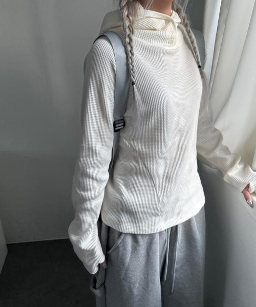 semplice（センプリチェ）の「ワッフル編み スリーブカバー フーディ（パーカー・レディース・パープル/ダークグレー/オフホワイト・F）」の17枚目の写真