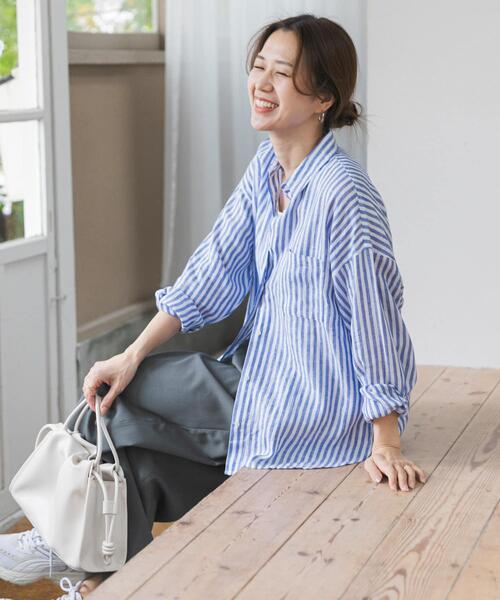 URBAN RESEARCH DOORS（アーバンリサーチドアーズ）の「リネンオーバーシャツ（シャツ/ブラウス・レディース・ストライプ/ピンク/ライトグレー・FREE）」の4枚目の写真