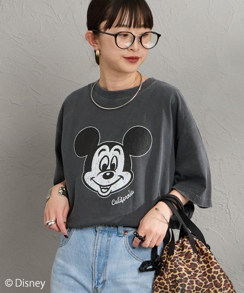 GOOD ROCK SPEED（グッドロックスピード）の「[GOOD ROCK SPEED/グッドロックスピード] 別注 / MICKEY MOUSE / クラックプリントTシャツ / ディズニー（Tシャツ/カットソー・レディース・チャコール・M/XL/L）」の11枚目の写真