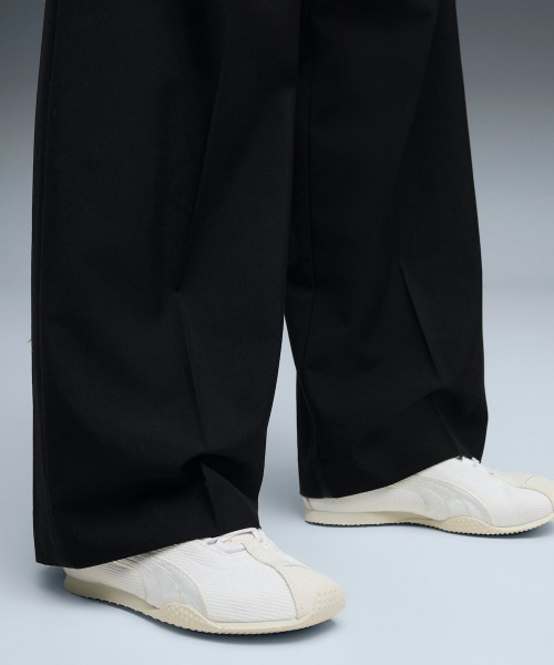PUMA(プーマ)の「PUMA H-STREET EMBROIDERY(プーマ エイチストリート エンブロイダリー)(スニーカー・メンズ・ホワイト系/ブラック系・23cm/23.5cm/24cm/24.5cm/25cm/25.5cm/26cm/26.5cm/27cm/27.5cm/28cm/28.5cm/29cm)」の1枚目の写真