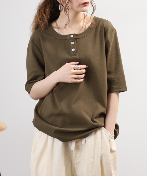 Arinomama(アリノママ)の「Arinomama ヘンリーネック Tシャツ 32sフライス編み 半端袖(Tシャツ/カットソー・レディース・ホワイト/ブラック/カーキ・FREE)」の19枚目の写真