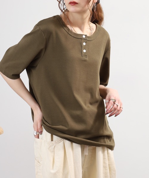 Arinomama(アリノママ)の「Arinomama ヘンリーネック Tシャツ 32sフライス編み 半端袖(Tシャツ/カットソー・レディース・ホワイト/ブラック/カーキ・FREE)」の21枚目の写真