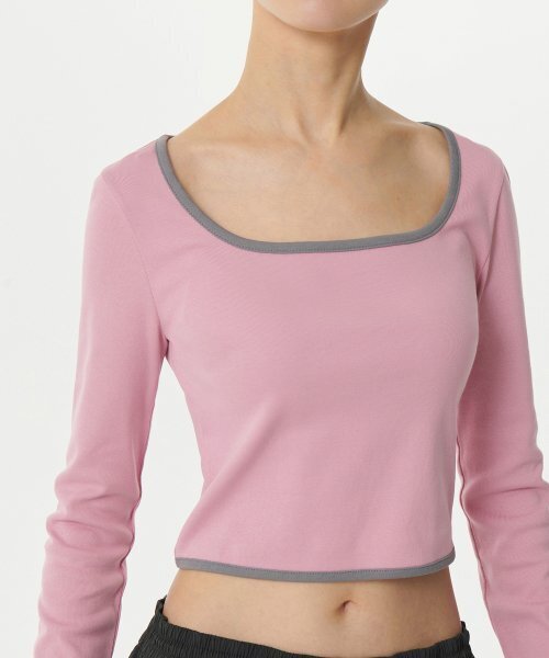 MUSINSA STANDARD WOMAN（ムシンサスタンダードウーマン）の「ウィメンズスリムクロップスクエアネックリンガー長袖Tシャツ[ピンク/グレー]（Tシャツ/カットソー・レディース・その他・SMALL/MEDIUM/LARGE/X-SMALL）」の4枚目の写真