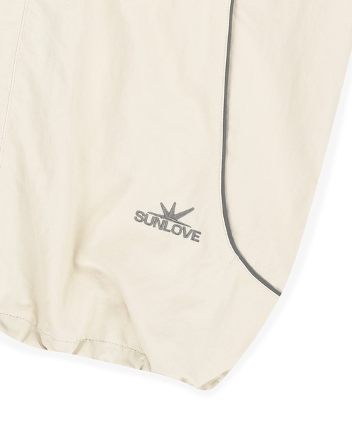 SUNLOVE（サンラブ）の「Crescent Windbreaker（ナイロンジャケット・レディース・アイボリー・L）」の7枚目の写真