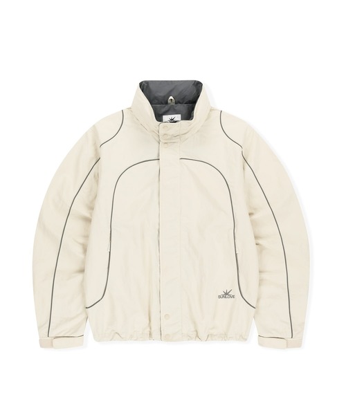 SUNLOVE（サンラブ）の「Crescent Windbreaker（ナイロンジャケット・レディース・アイボリー・L）」の3枚目の写真