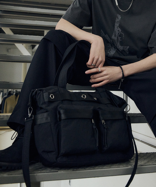 MAISON MINED(メゾンミネド)の「TWO-WAY SHOULDER BAG BLACK(ショルダーバッグ・メンズ・その他・FREE)」の2枚目の写真