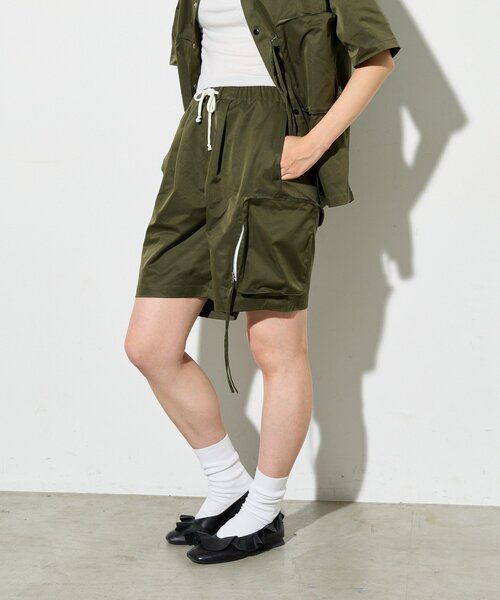 B-DAY STORE(ビーデイストア)の「【B-DAY STORE】ビックポケットショートパンツ(その他パンツ・レディース・カーキ/ネイビー・0)」の2枚目の写真
