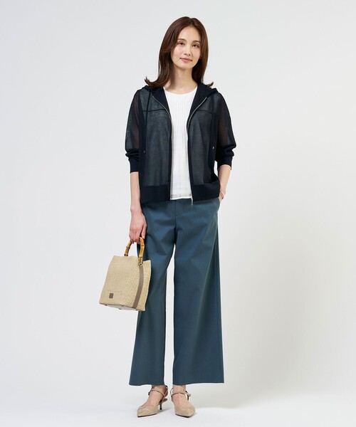 J.PRESS(ジェイプレス)の「【WEB限定カラーあり】SHEER LIGHT KNIT パーカー(パーカー・レディース・ベージュ系/ブラック系/ネイビー系/スカイブルー系/ホワイト系・MEDIUM/LARGE)」の10枚目の写真