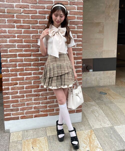 MAJESTIC LEGON(マジェスティックレゴン)の「シャツドッキングリボンタイニット(ニット/セーター・レディース・ブラック/ピンクベージュ/アイボリー/グレー・MEDIUM)」の22枚目の写真