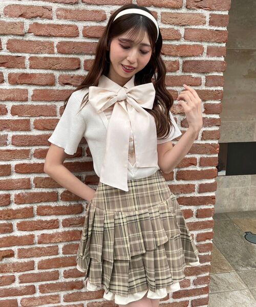 MAJESTIC LEGON(マジェスティックレゴン)の「シャツドッキングリボンタイニット(ニット/セーター・レディース・ブラック/ピンクベージュ/アイボリー/グレー・MEDIUM)」の18枚目の写真