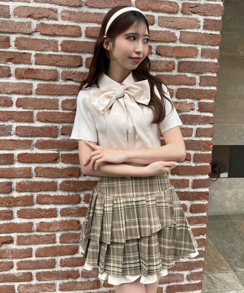 MAJESTIC LEGON(マジェスティックレゴン)の「シャツドッキングリボンタイニット(ニット/セーター・レディース・ブラック/ピンクベージュ/アイボリー/グレー・MEDIUM)」の17枚目の写真