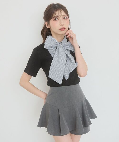 MAJESTIC LEGON(マジェスティックレゴン)の「シャツドッキングリボンタイニット(ニット/セーター・レディース・ブラック/ピンクベージュ/アイボリー/グレー・MEDIUM)」の5枚目の写真