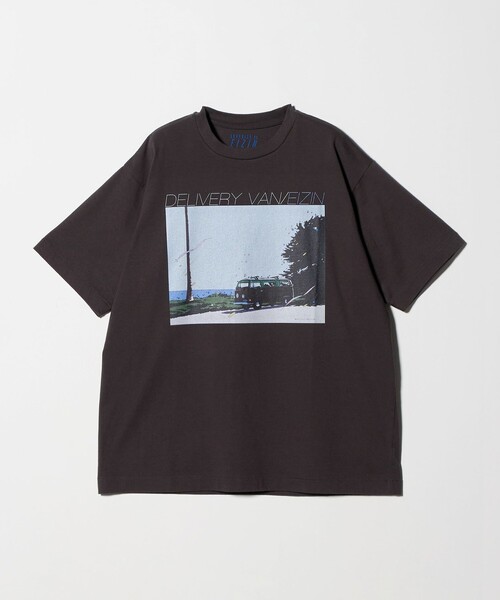 BEAUTY&YOUTH UNITED ARROWS(ビューティーアンドユースユナイテッドアローズ)の「【別注】<EIZIN SUZUKI>DELIVERY VAN プリント Tシャツ(Tシャツ/カットソー・メンズ・ダークグレー・M/L/XL/S)」の2枚目の写真