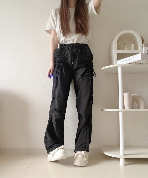 Nana(ナナ)の「サイドシャーリングパンツ(その他パンツ・レディース・グレー/ブラック・FREE)」の3枚目の写真