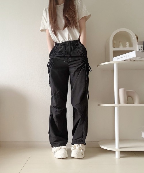 Nana(ナナ)の「サイドシャーリングパンツ(その他パンツ・レディース・グレー/ブラック・FREE)」の5枚目の写真