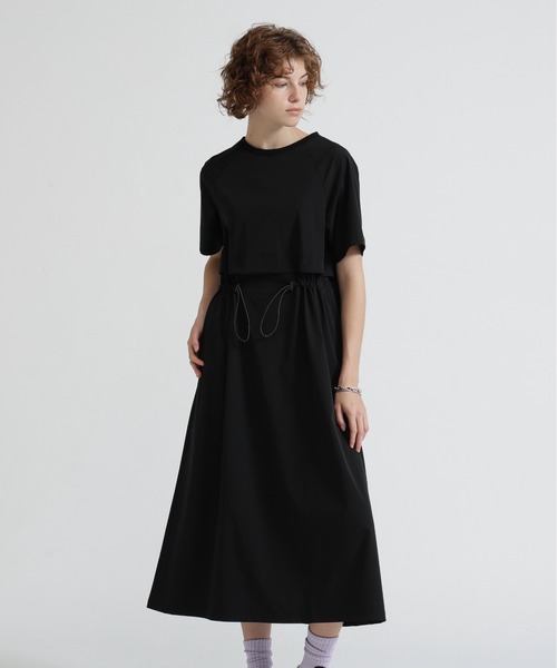 AVIREX（アヴィレックス）の「《直営店限定》RAGLAN SLEEVE LOGO PRINT ZIP ACTIVE ONE PIECE（ワンピース・レディース・ブラック/オリーブ/ベージュ・F）」の2枚目の写真