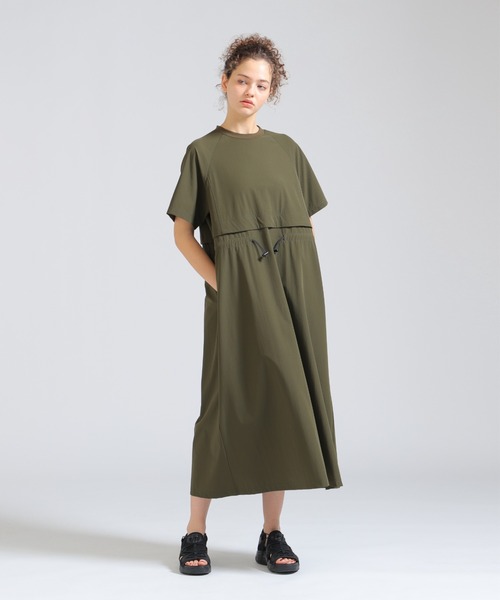 AVIREX（アヴィレックス）の「《直営店限定》RAGLAN SLEEVE LOGO PRINT ZIP ACTIVE ONE PIECE（ワンピース・レディース・ブラック/オリーブ/ベージュ・F）」の13枚目の写真