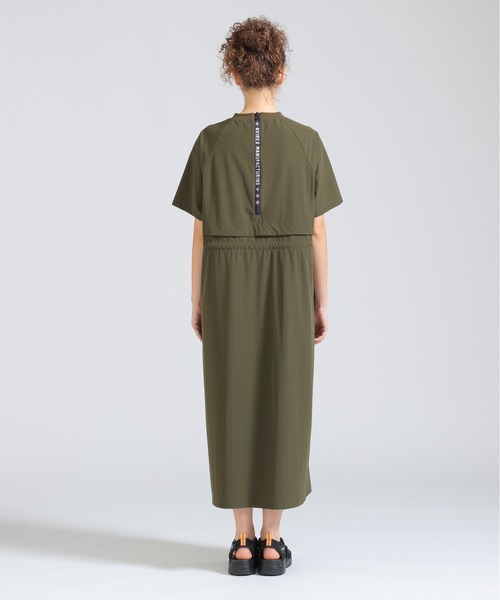 AVIREX（アヴィレックス）の「《直営店限定》RAGLAN SLEEVE LOGO PRINT ZIP ACTIVE ONE PIECE（ワンピース・レディース・ブラック/オリーブ/ベージュ・F）」の17枚目の写真