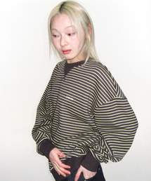 BASIC SMALL LOGO STRIPE SWEATSHIRT BROWN