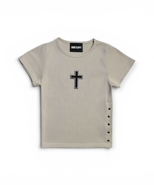 BORN SLIPPY(ボーンスリッピー)の「Gothic Cross Snap Top (Beige)(Tシャツ/カットソー・レディース・その他・FREE)」の1枚目の写真