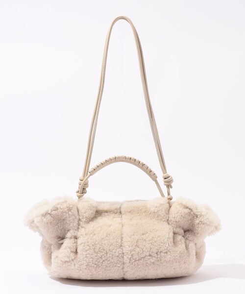 HEREU（ヘリュー）の「HEREU Arta Mini Curly Shearling ムートンバッグ（ハンドバッグ・レディース・ライトグレー・FREE）」の10枚目の写真