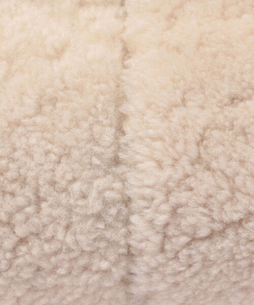 HEREU（ヘリュー）の「HEREU Arta Mini Curly Shearling ムートンバッグ（ハンドバッグ・レディース・ライトグレー・FREE）」の12枚目の写真