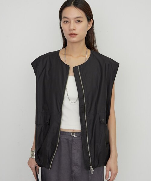LOUNGEDRESS（ラウンジドレス）の「コンパクトノースリブルゾン（ベスト・レディース・ブラック/カーキ・FREE）」の10枚目の写真