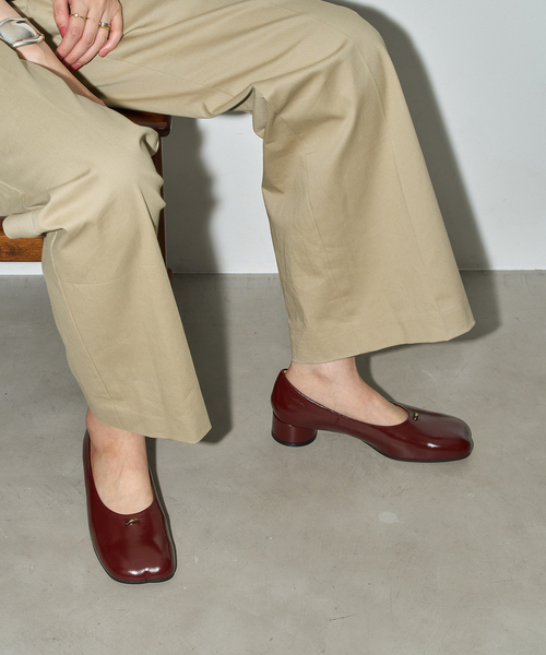 GRISE(グリーズ)の「《追加 / WEB+一部店舗限定》GRISE3cmレザーCURVYバレリーナ(バレエシューズ・レディース・ブラック/レッド/シルバー・25.5cm/22cm/22.5cm/23cm/23.5cm/24cm/24.5cm/25cm)」の6枚目の写真