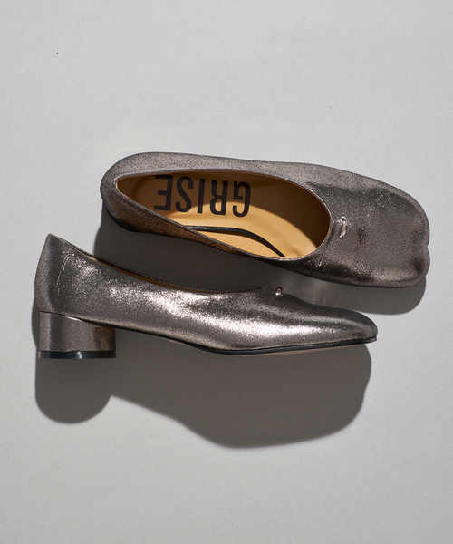 GRISE(グリーズ)の「《追加 / WEB+一部店舗限定》GRISE3cmレザーCURVYバレリーナ(バレエシューズ・レディース・ブラック/レッド/シルバー・25.5cm/22cm/22.5cm/23cm/23.5cm/24cm/24.5cm/25cm)」の20枚目の写真