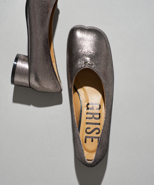 GRISE(グリーズ)の「《追加 / WEB+一部店舗限定》GRISE3cmレザーCURVYバレリーナ(バレエシューズ・レディース・ブラック/レッド/シルバー・25.5cm/22cm/22.5cm/23cm/23.5cm/24cm/24.5cm/25cm)」の21枚目の写真