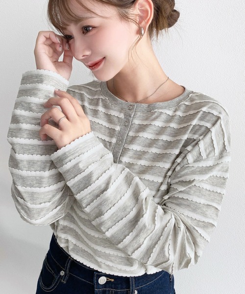 moment+(モーメントプラス)の「フリルボーダー長袖ヘンリーネックプルオーバー(Tシャツ/カットソー・レディース・ブラック/オフホワイト/グレー・M)」の15枚目の写真