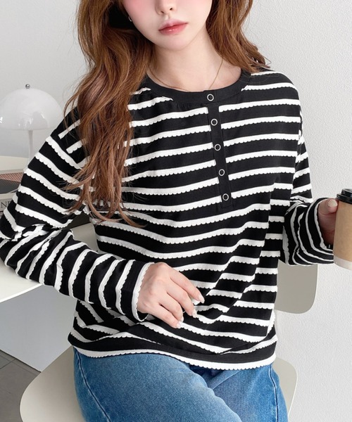 moment+(モーメントプラス)の「フリルボーダー長袖ヘンリーネックプルオーバー(Tシャツ/カットソー・レディース・ブラック/オフホワイト/グレー・M)」の9枚目の写真