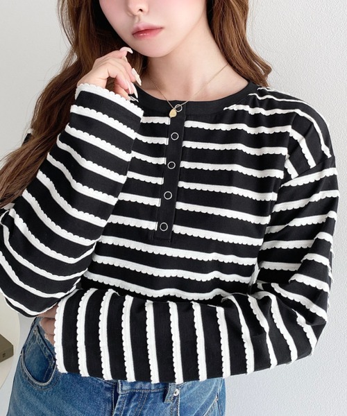 moment+(モーメントプラス)の「フリルボーダー長袖ヘンリーネックプルオーバー(Tシャツ/カットソー・レディース・ブラック/オフホワイト/グレー・M)」の11枚目の写真