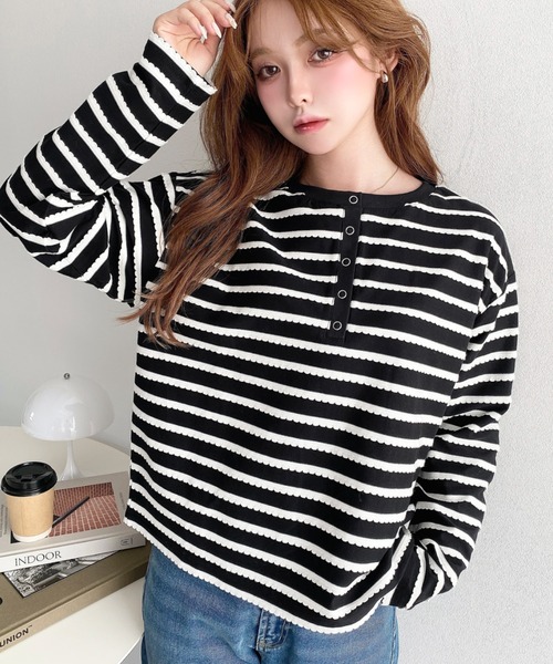 moment+(モーメントプラス)の「フリルボーダー長袖ヘンリーネックプルオーバー(Tシャツ/カットソー・レディース・ブラック/オフホワイト/グレー・M)」の10枚目の写真