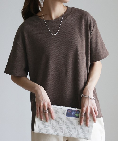 HUG.U(ハグユー)の「やわらかリブTシャツ(Tシャツ/カットソー・レディース・オレンジ/グレー/ブラウン/ブラック/ホワイト/ブルー・FREE)」の4枚目の写真