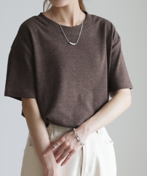HUG.U(ハグユー)の「やわらかリブTシャツ(Tシャツ/カットソー・レディース・オレンジ/グレー/ブラウン/ブラック/ホワイト/ブルー・FREE)」の7枚目の写真