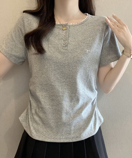 2ly2(トゥーリートゥー)の「配色メロウ リボン刺繍ヘンリーネックTシャツ(Tシャツ/カットソー・レディース・グレー/ブラック・FREE)」の10枚目の写真