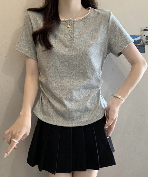 2ly2(トゥーリートゥー)の「配色メロウ リボン刺繍ヘンリーネックTシャツ(Tシャツ/カットソー・レディース・グレー/ブラック・FREE)」の12枚目の写真