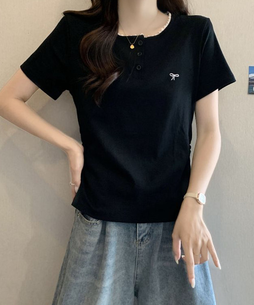 2ly2(トゥーリートゥー)の「配色メロウ リボン刺繍ヘンリーネックTシャツ(Tシャツ/カットソー・レディース・グレー/ブラック・FREE)」の14枚目の写真
