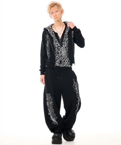 FUGA(フーガ)の「『FUGA/フーガ』ゼブラ柄Wウエストバレルレッグスウェットパンツ(スウェットパンツ・メンズ・ホワイト/ブラック・L/M)」の4枚目の写真