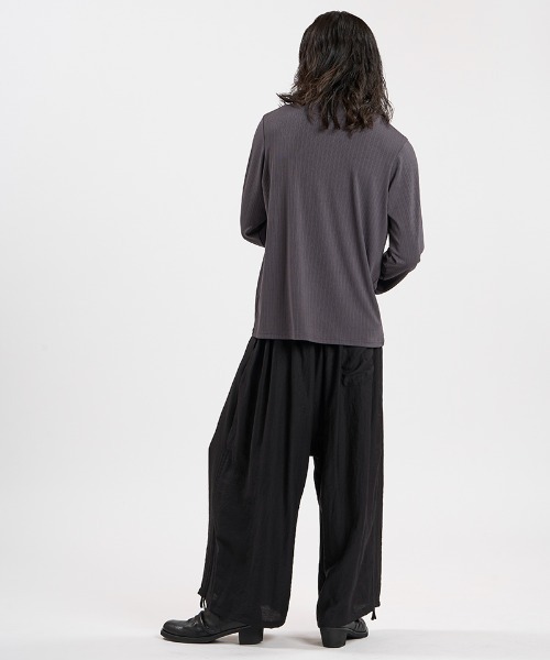 NO ID.(ノーアイディ)の「mlt5806-イレギュラーネックPO プルオーバー(859006-551T)(Tシャツ/カットソー・メンズ・グレー/ブラック/ホワイト・2/1)」の4枚目の写真